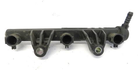 Used Genuine Vw Polo Vw Polo 9n 1 2 3cylinder Bbm Fuel Injector Rail 03d133319j 03d 133 319 J