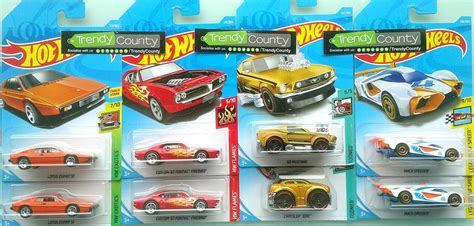 T Hunted O lote G da linha básica Hot Wheels de