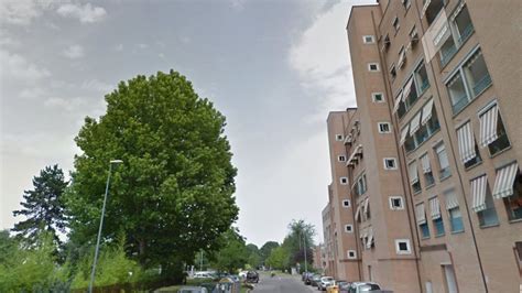 Bimbo Caduto Dal Balcone In Via Don Bedetti Il Padre Ha Riaperto Gli