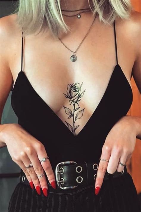 Tatuagem Entre Os Seios Tattoos Completamente Apaixonantes