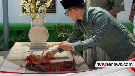 Muhaimin Berziarah Ke Makam Pendiri Nu Beliau Kakek Buyut Saya