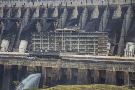 Presa De Itaipu Foz Do Iguaçu El Brasil Imagen Editorial Imagen