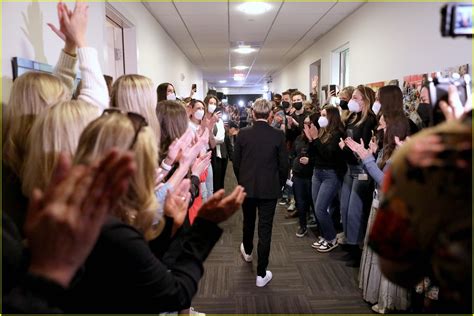 Ellen DeGeneres Ends Her Show - Series Finale Opening Monologue & Final Speech Revealed: Photo ...