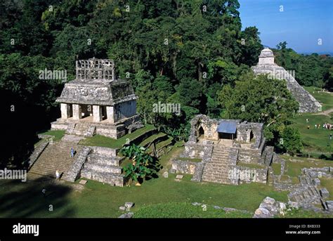 El Templo Del Sol Y El Templo De Las Inscripciones Forman Un Grupo De