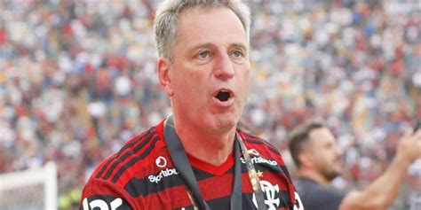 R 2BI E Rasteira Em Leila Landim Assina Contrato No Flamengo