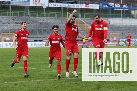 Marcel Mosch SI Mi Celebrates His Goal To 3 2 With Till Hilchenbach SI