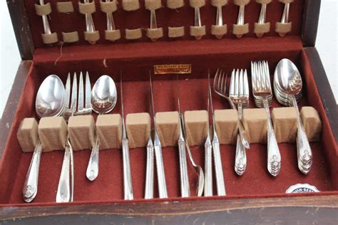 WM. Rogers & Son Exquisite Silver Plated Flatware | Property Room