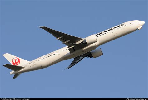 JA731J Japan Airlines Boeing 777 346ER Photo By Benjamin Exenberger