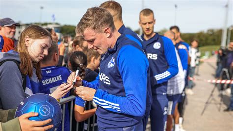 DurchGEklickt Das Erste Training Unter Der Leitung Von Karel Geraerts