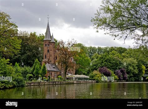 Castle in bruges belgium hi-res stock photography and images - Alamy