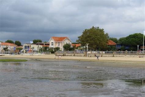 Andernos-les-Bains, France: resort with the longest pier in France