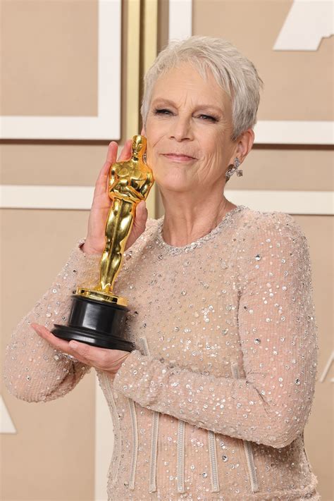 Jamie Lee Curtis Se Alza Con El Premio A Mejor Actriz De Reparto En Los