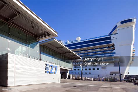 San Francisco Cruise Ship Terminal Pier 27 High-Res Stock Photo - Getty ...