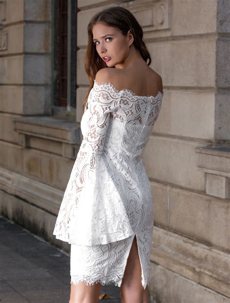 Robe De Soirée En Dentelle Blanche à Manches évasées Et épaules