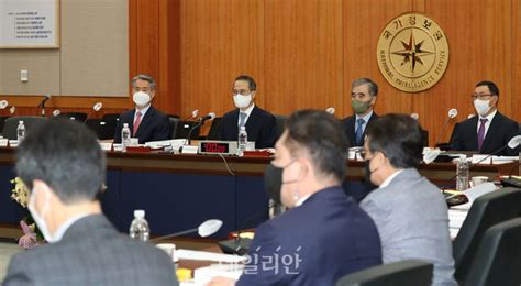 2022 국감 여야 서해 피격 보고서 삭제 놓고 충돌국정원장 박지원 이전 삭제 지시 없어