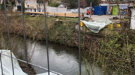 Neue Asambrücke über den Mühlbach in Bad Aibling soll Ende Mai fertig sein