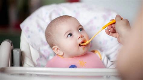 Los 7 Tips Para Las Primeras Comidas De Los Bebés