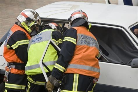 Crouttes Trois Bless S L Gers Dans Une Collision Le R Veil Normand