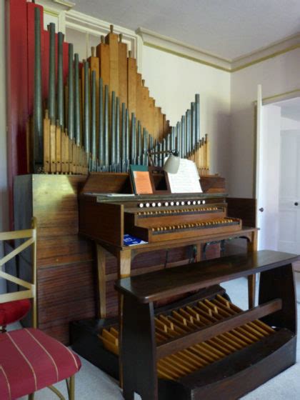 Small pipe organ needs a new home - Viscount Organs