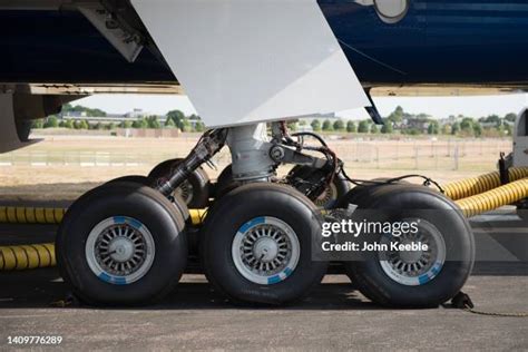 Boeing Landing Gear Photos and Premium High Res Pictures - Getty Images