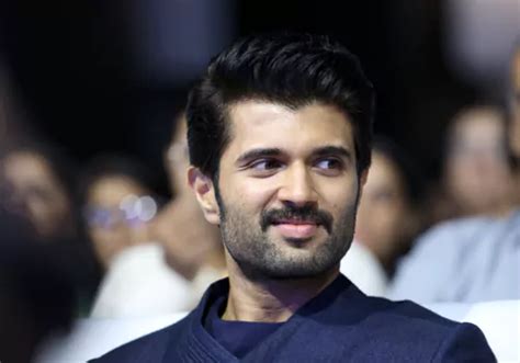 Hero Vijay Devarakonda helps Srikakulam child with one lakh rupees