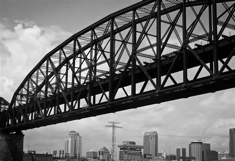 Fotos Gratis En Blanco Y Negro Arquitectura Puente Horizonte