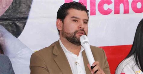 Suman 32 renuncias de aspirantes a alcaldes en municipios de Michoacán