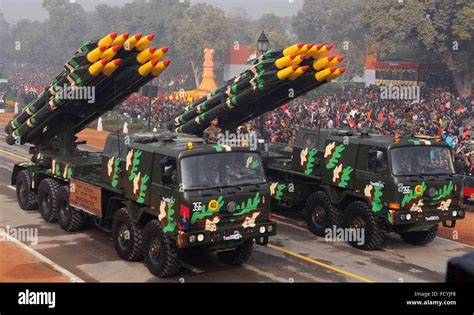 Smerch multiple rocket launcher system hi-res stock photography and images - Alamy