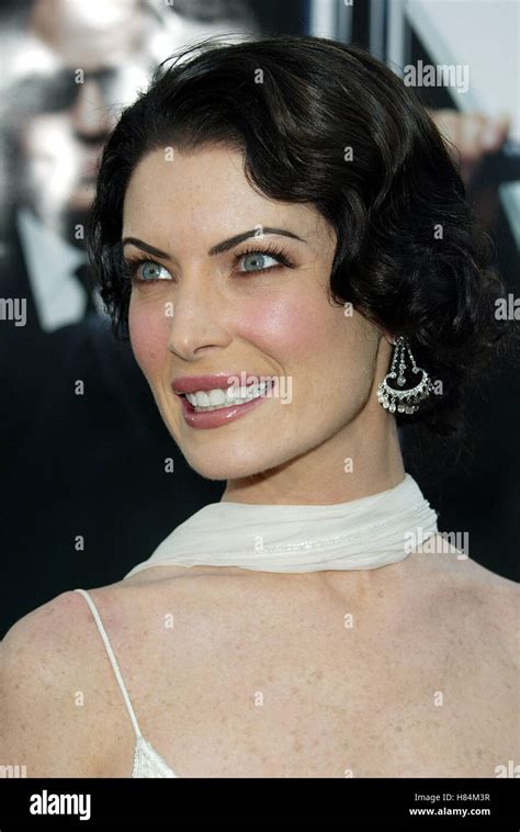 LARA FLYNN BOYLE MEN IN BLACK II PREMIERE LOS ANGELES MANN VILLAGE ...