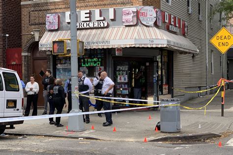 Broad Daylight Nyc Shooting Leaves One In Critical Condition