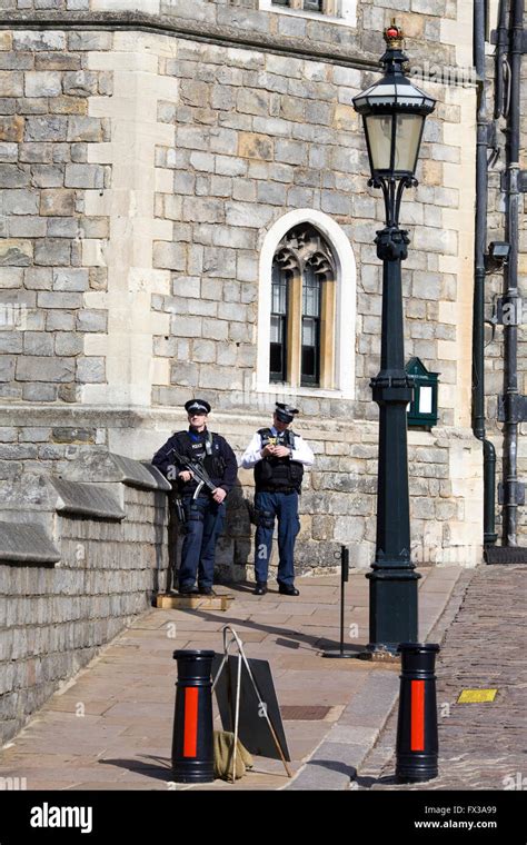 Windsor Castle Police Hi Res Stock Photography And Images 44 OFF