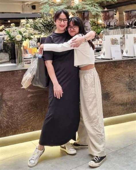 growing     portraits  jemima jasmine putri novita angie