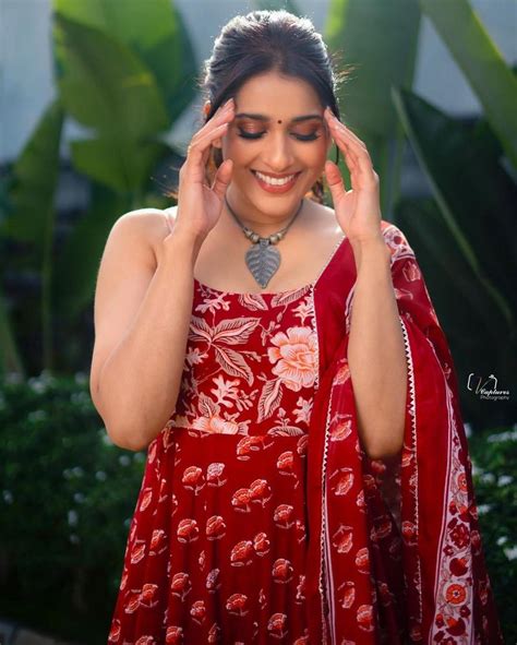 Anchor Rashmi Gautam Latest Clicks In Red Dress Telugu Rajyam Photos