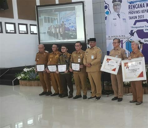 Disperindag Provinsi Babel Juara II Mendapatkan Piagam Penghargaan