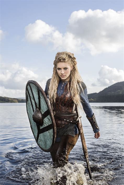 Vikings Lagertha Season 3 Official Picture Vikings Tv Series