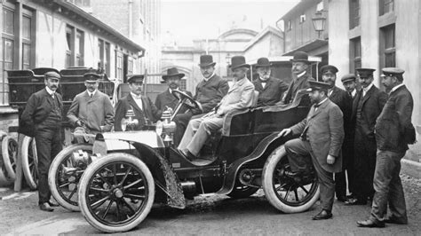 Who Invented the First Car (History Timeline) - Moreoncars