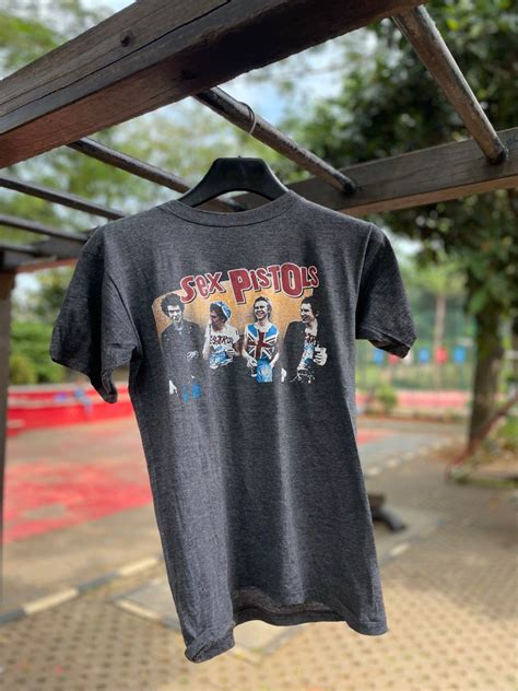 T Shirt Sex Pistol Fesyen Pria Pakaian Atasan Di Carousell