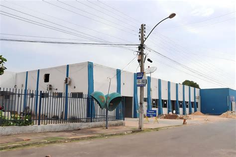 Prefeito Maxwell vistoria obras do Instituto de Saúde José Gil Barbosa