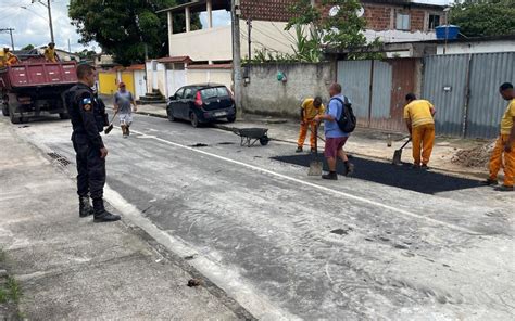 PM realiza pelo segundo dia seguido ação para remover barricadas no