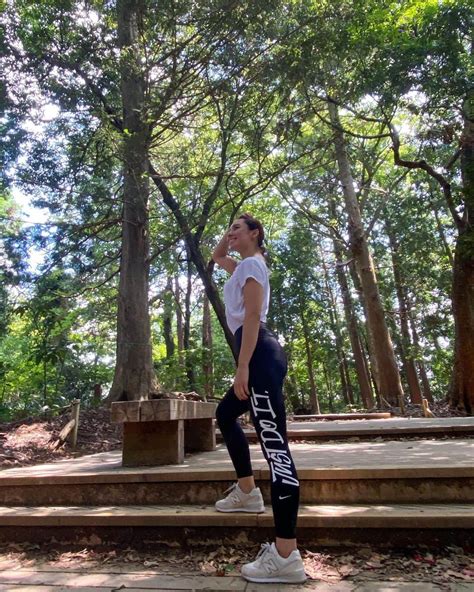 東美樹さんのインスタグラム写真 東美樹instagram 「八百万の神様ありがとう☀️⛰🙏🏼 Been Drinking Less