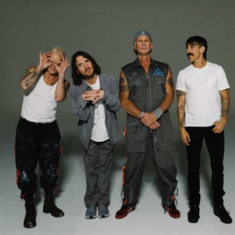 Red Hot Chili Peppers Guarda Il Video Della Cover Di Smells Like Teen