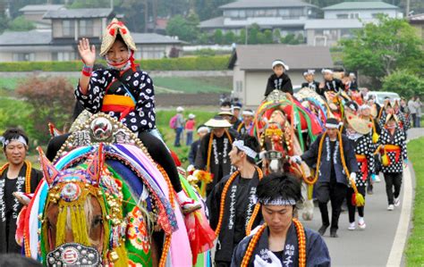 （朝日新聞社）：復興願い「チャグチャグ馬コ」 初夏の岩手を練り歩く 東日本大震災