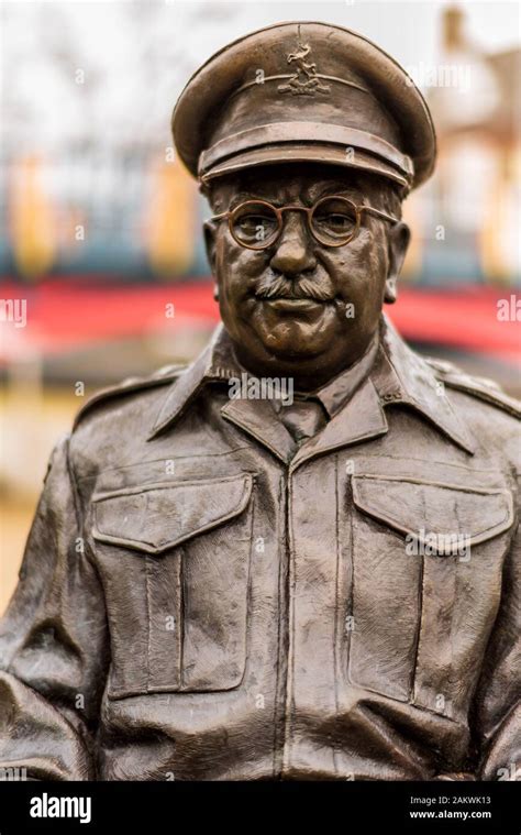 Captain mainwaring dad’s army hi-res stock photography and images - Alamy