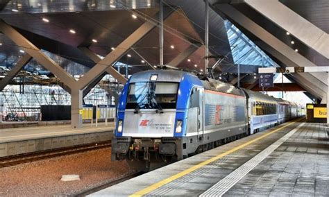 Pkp Intercity Wzmocni Najpopularniejsze Po Czenia W Czasie Wszystkich