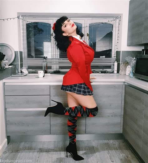 Soheila Clifford Huge Tits Brunette Fapdungeon