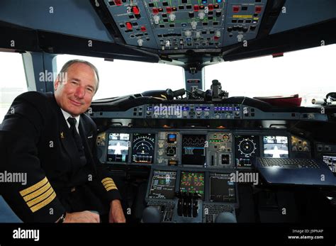 Lufthansa Pilot Hi Res Stock Photography And Images Alamy