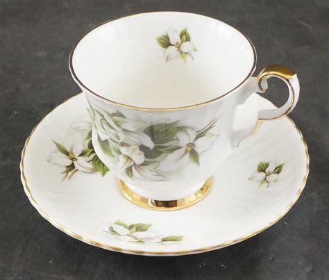 Royal WINDSOR Fine Bone China Cup And Saucer WHITE TRILLIUMS Etsy