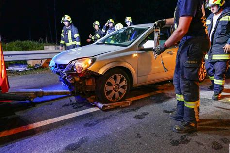 Verkehrsunfall Mehrere Fahrzeuge Bei Verkehrsunfall Involviert