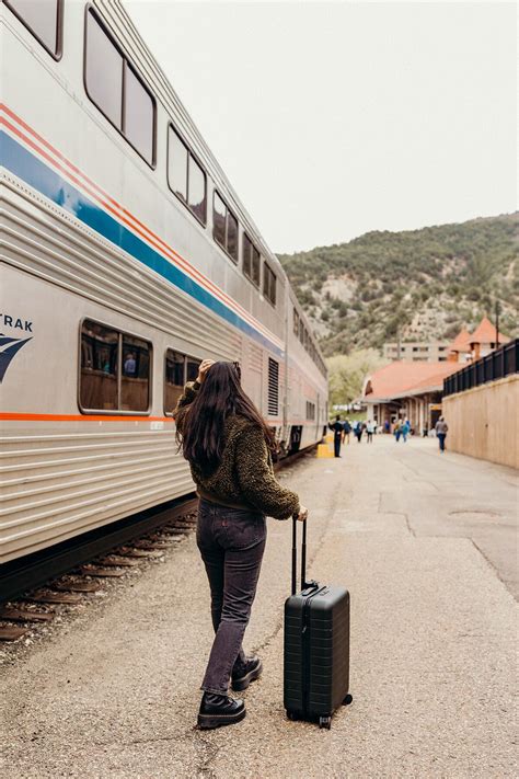 Everything You Need To Know Before Booking An Amtrak Sleeper