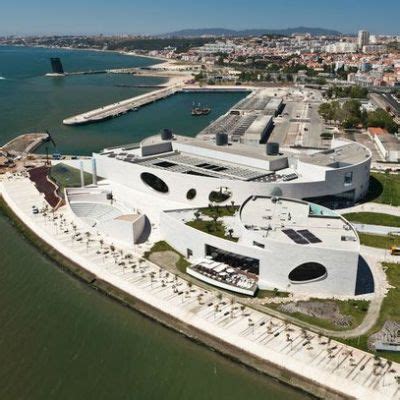 Charles Correa Architect | Biography, Buildings, Projects and Facts